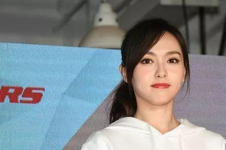 学校不让留刘海怎么扎不显秃