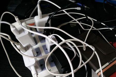 为啥充电头里面的线会烧掉