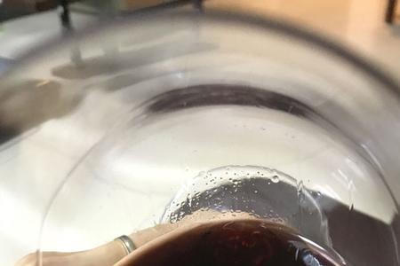 自家泡的橄榄酒有白色沉淀物
