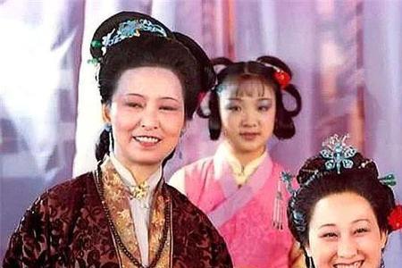 贾宝玉是贾母的什么