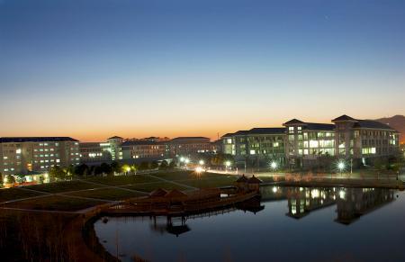 南京晓庄学院附近的好大学