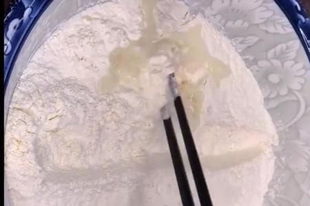 50斤麦粉需要多少水和面