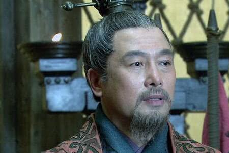 三国时谁被称赞为学行坚白