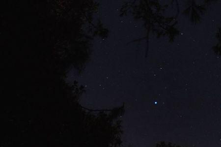 弥漫夜空的意思