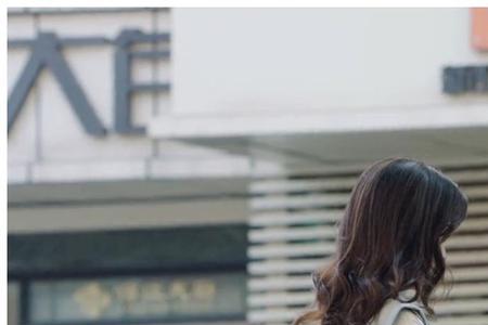 男女一见如故的含义