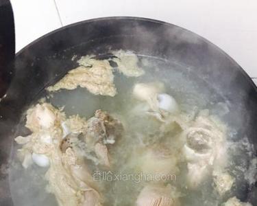 筒骨泡在水里可以过夜吗