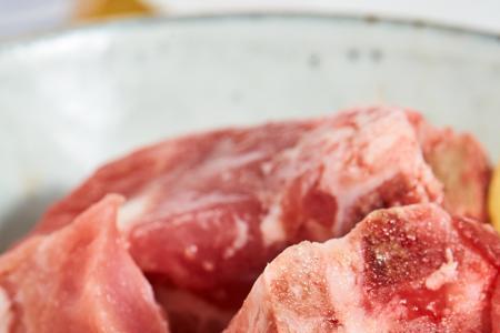 骨中骨肉中肉典故象征意义