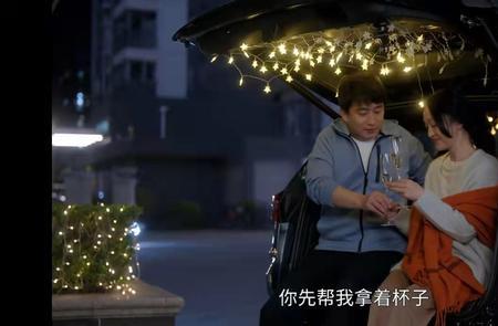 好像和仿佛是一个意思吗