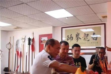 如何正确的拜关公