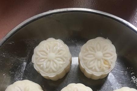 现成的月饼皮和馅怎么做月饼