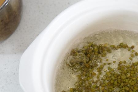 为什么绿豆上有黑点点