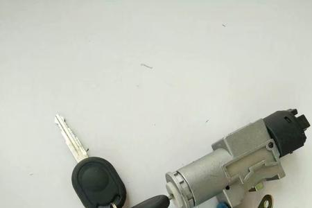 戴纳肯牧码人前门锁芯怎么拆