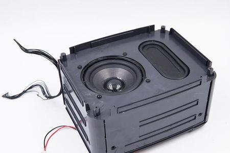 50瓦音箱的导音管安装那面好