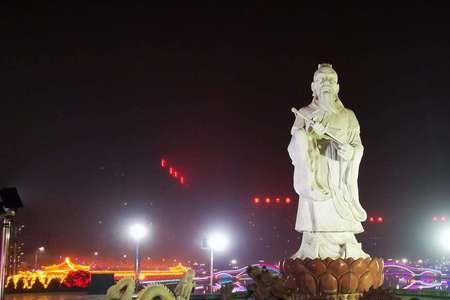 董父豢龙读音