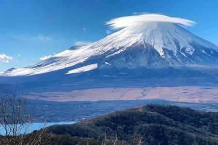 世界上最多火山的山脉是哪一条
