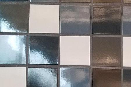 瓷白色的门是暖白还是冷白