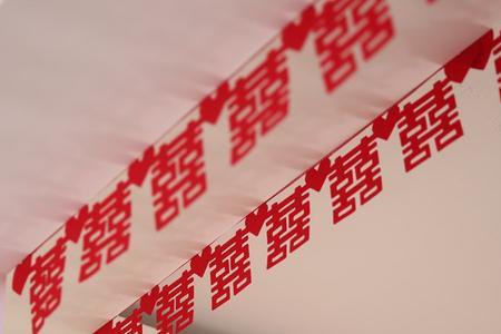 婚房拉花挂四个角怎么固定