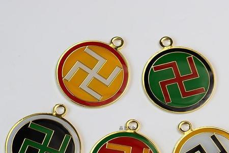 万字旁的字