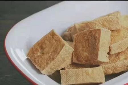 臭豆腐是用千页豆腐做的吗