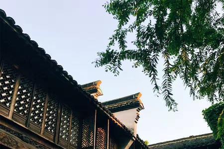 悠闲恬静什么意思