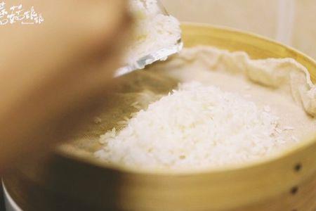 电饭煲蒸糯米饭多少水