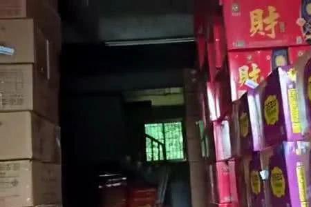 拿烟花炸人算什么罪