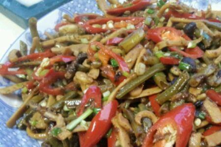祁阳豆腐干炒墨鱼丝做法