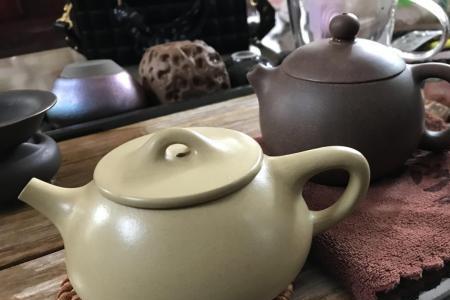 为啥朱泥紫砂壶看不到沙粒感