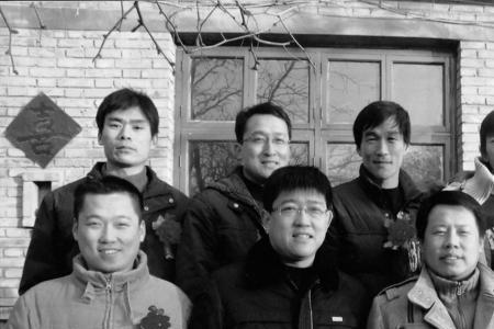 一个老爷爷的兄弟叫叔伯兄弟吗