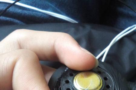 耳机线头焊点断了怎么接