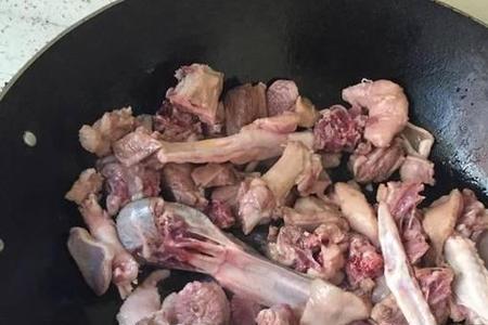 为什么炖鸭子要炒