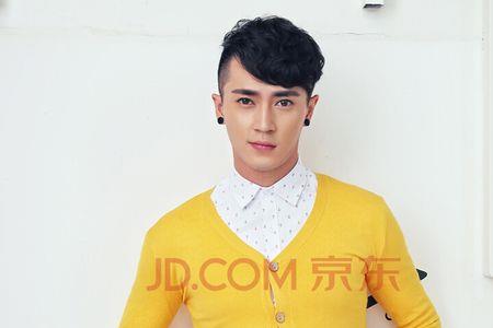 鹅黄色毛线和那三种色配最佳