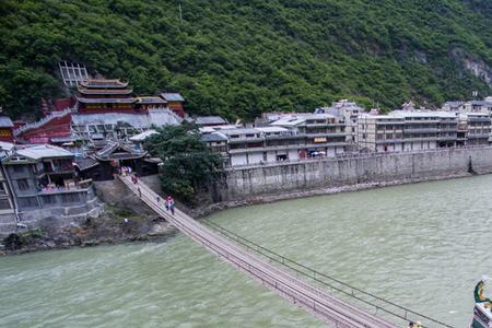 大渡河上为啥不修桥