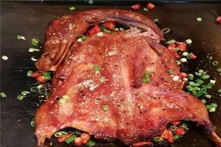 一只铁板烤鸭有多少卡
