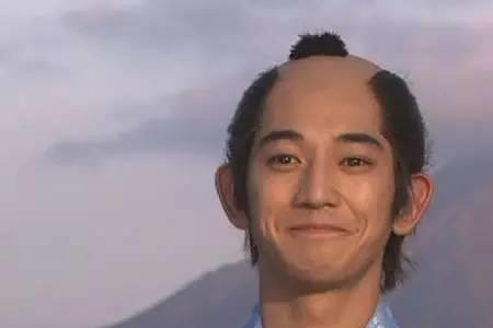 古代男子剪头发吗