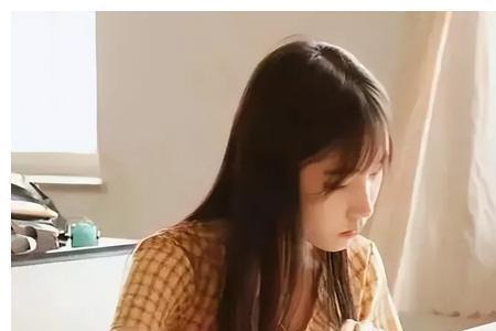 老师和女生谈恋爱违法吗
