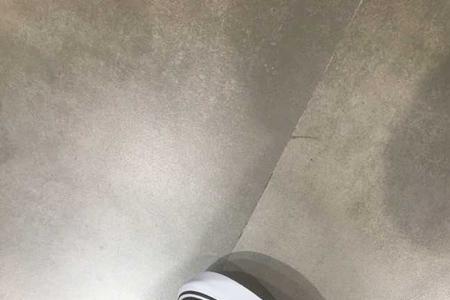 女生的袜子穿一天有味道么
