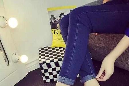 洗澡的时候可以穿高跟鞋吗