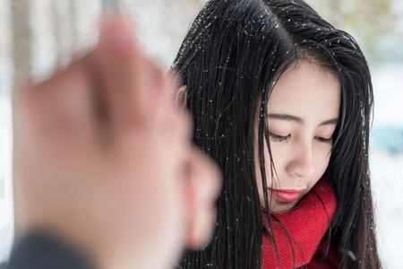 腼腆的男孩子怎么追