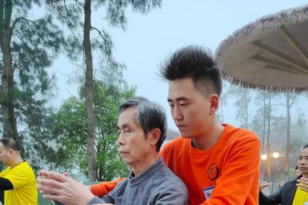 站桩能穿有跟的鞋吗