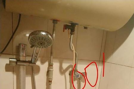 太阳能电热水器怎么上水