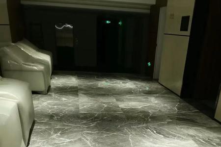 精装修房的天然大理石地面好吗