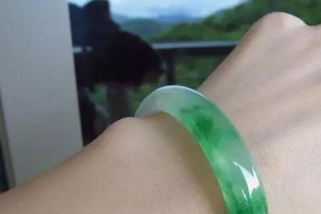 玉镯长时间不戴有什么说法吗