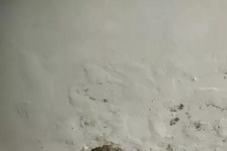 外墙渗水成白色小块叫什么