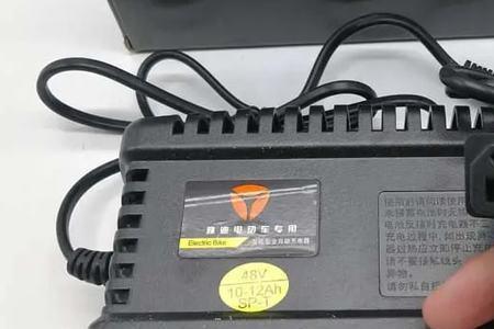 电动车充满电多久必须拔电源