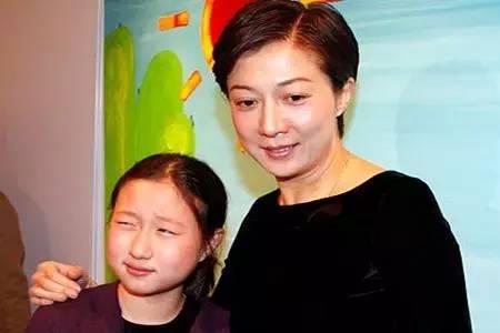小龙女龙婷是成龙的女儿吗
