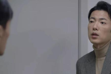万医生父亲扮演者
