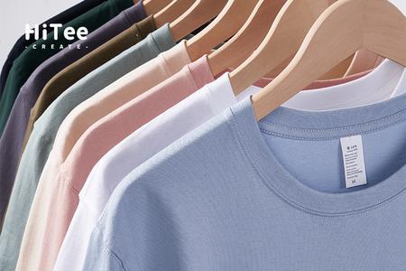 两个斜杠的衣服品牌