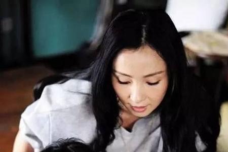 小陶虹几次婚姻