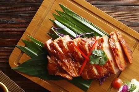 碳烤松板肉怎样腌制